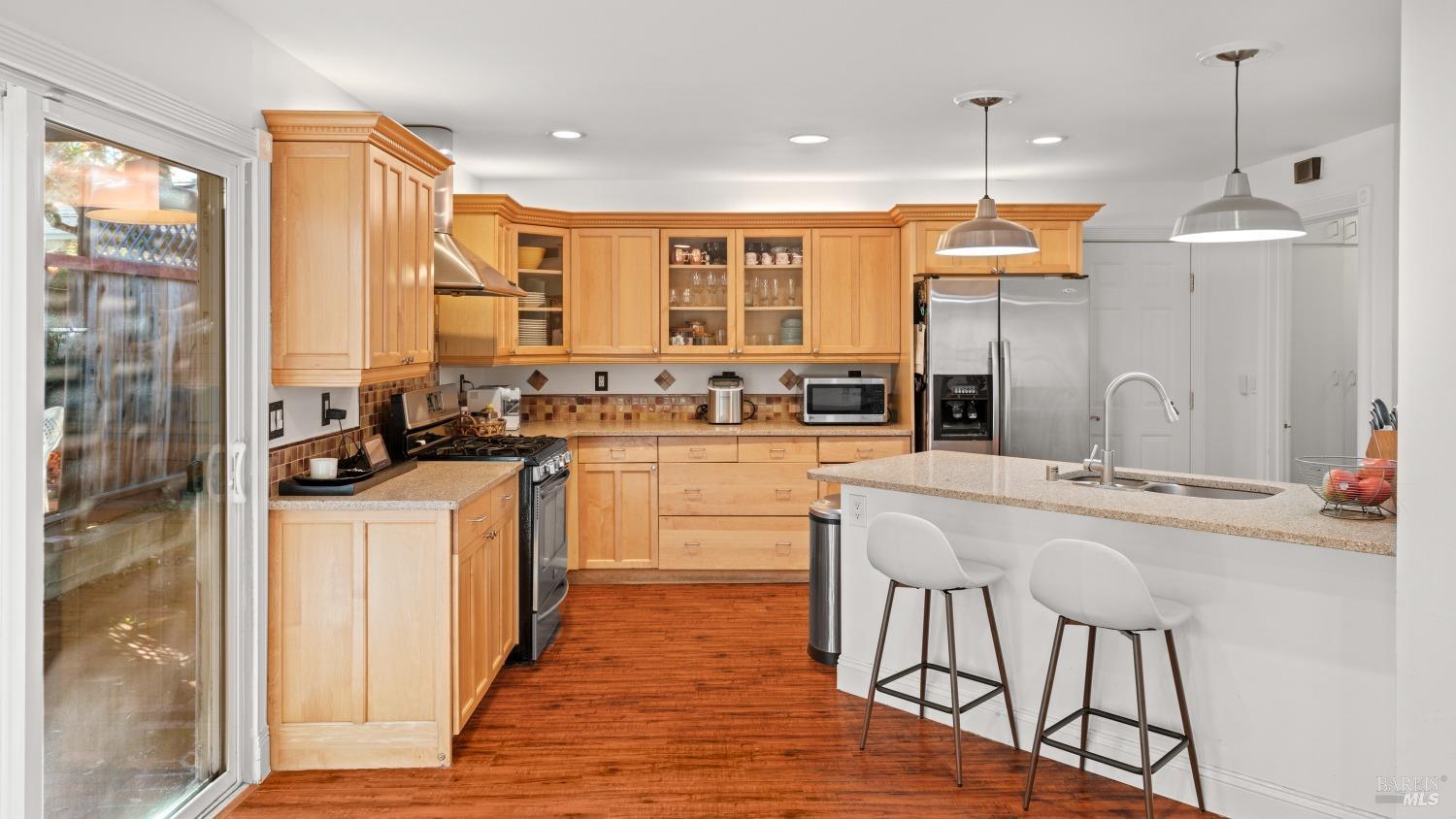 910 Mountain View Ave