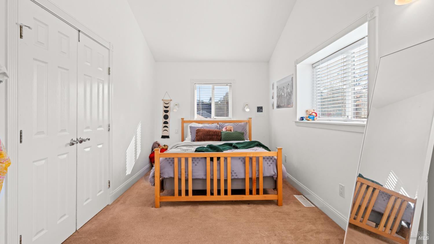 910 Mountain View Ave