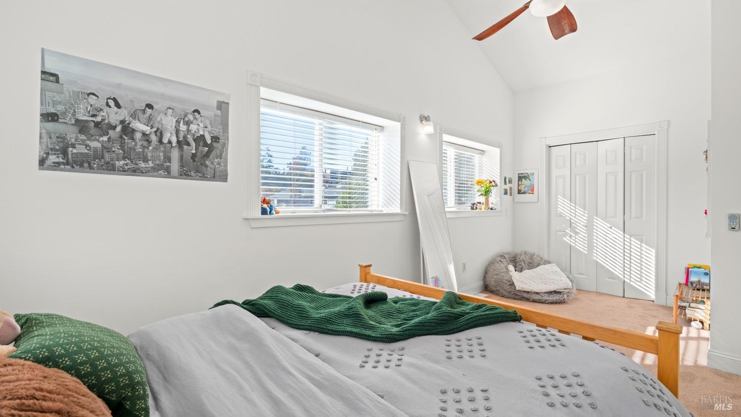 910 Mountain View Ave