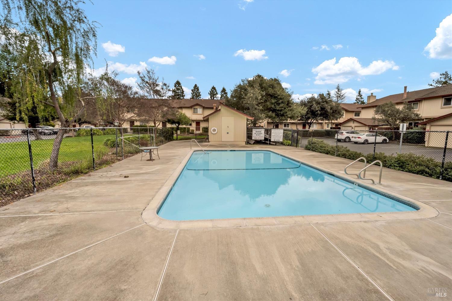 4535 Harbor Ln