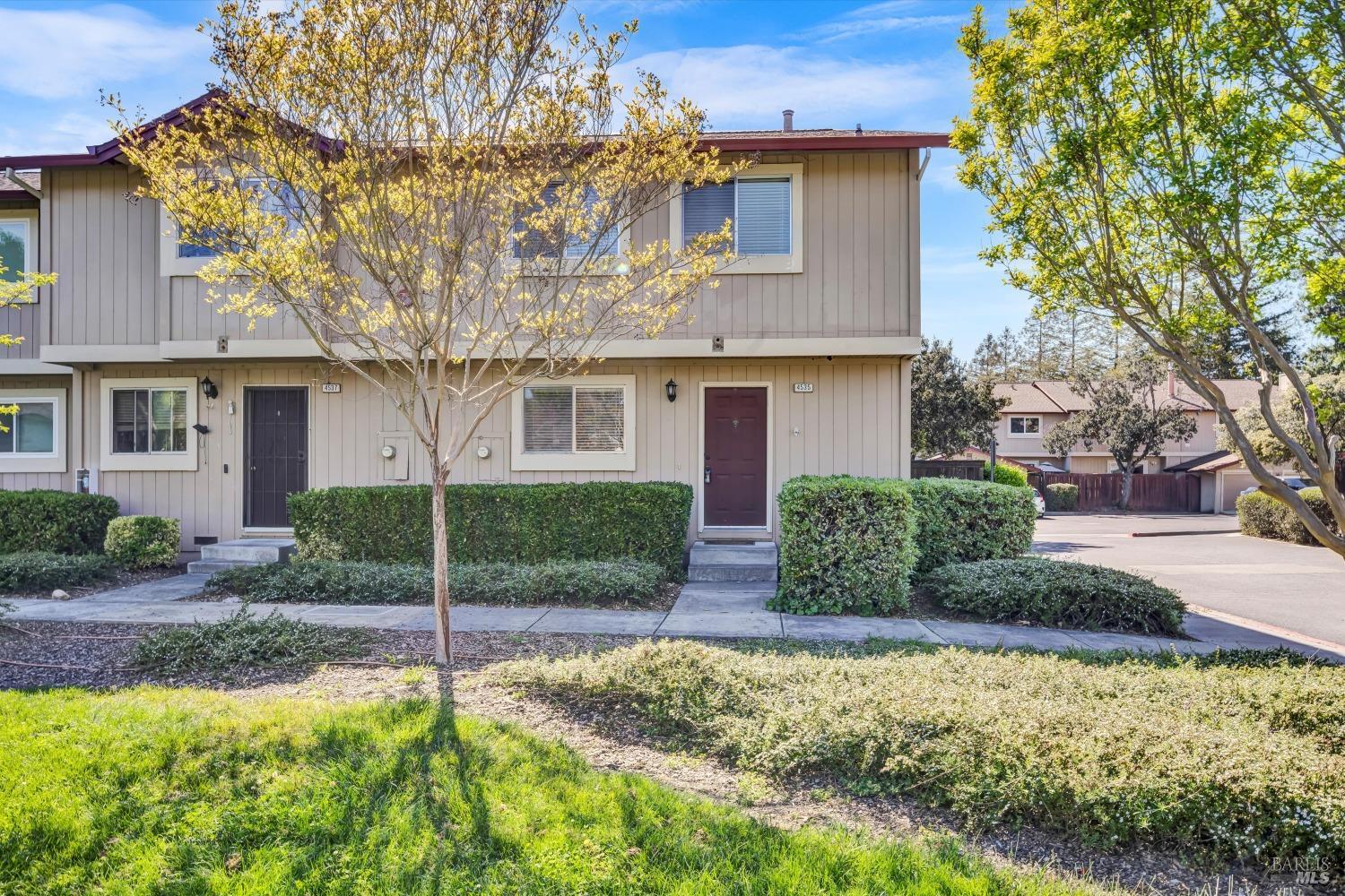 4535 Harbor Ln