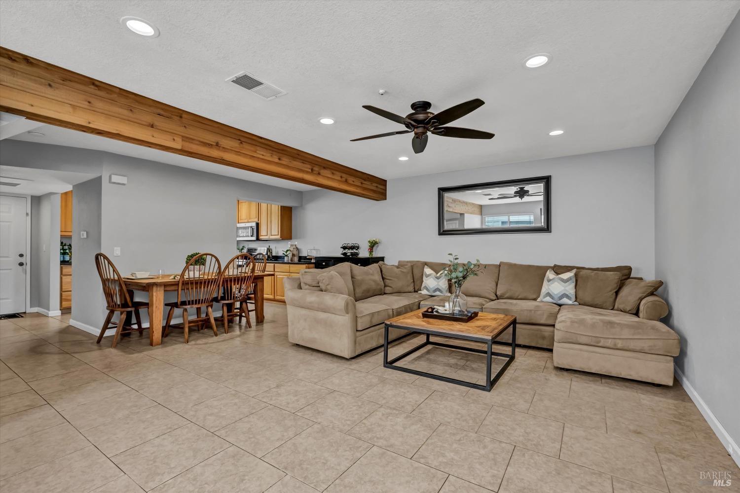 4535 Harbor Ln