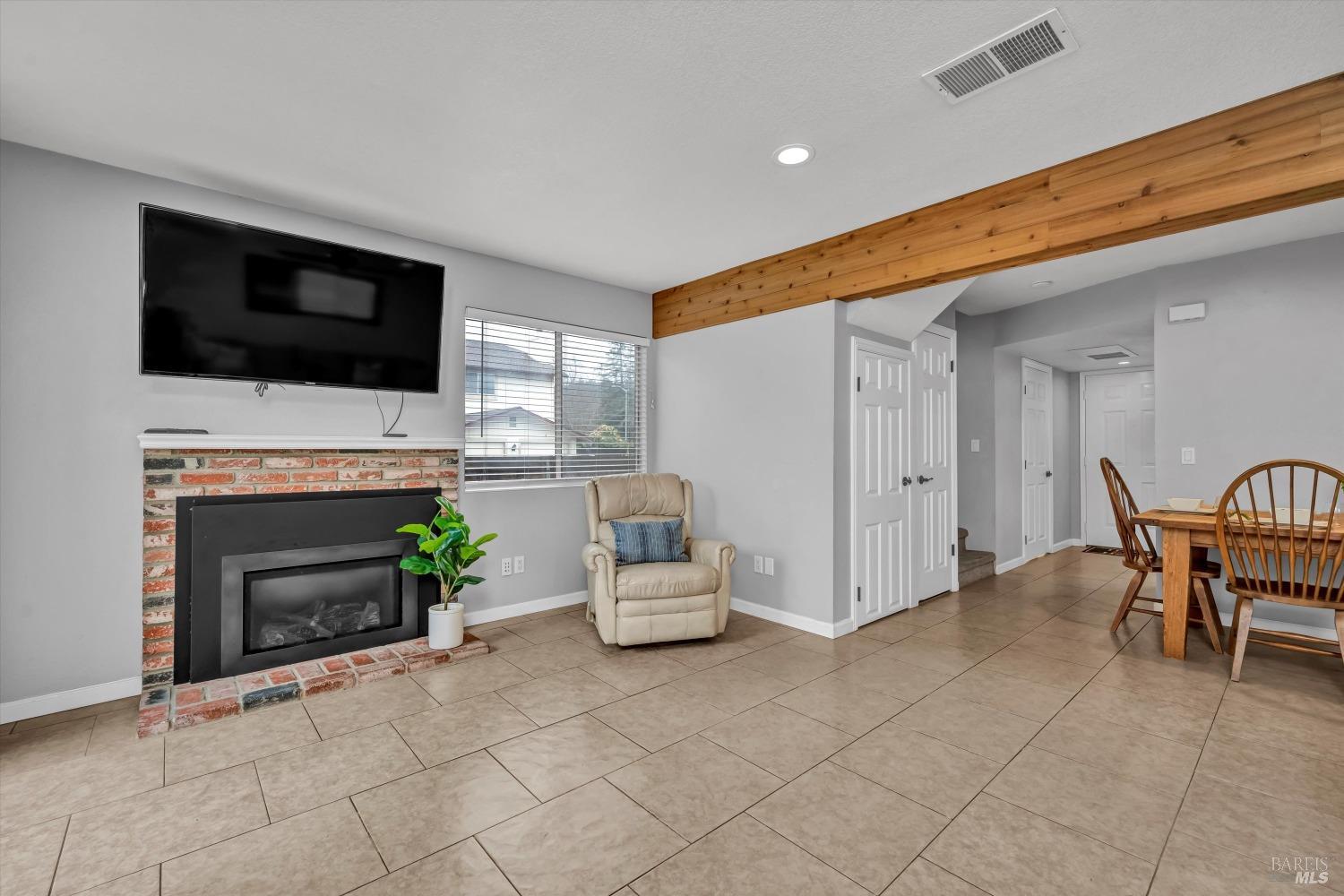 4535 Harbor Ln