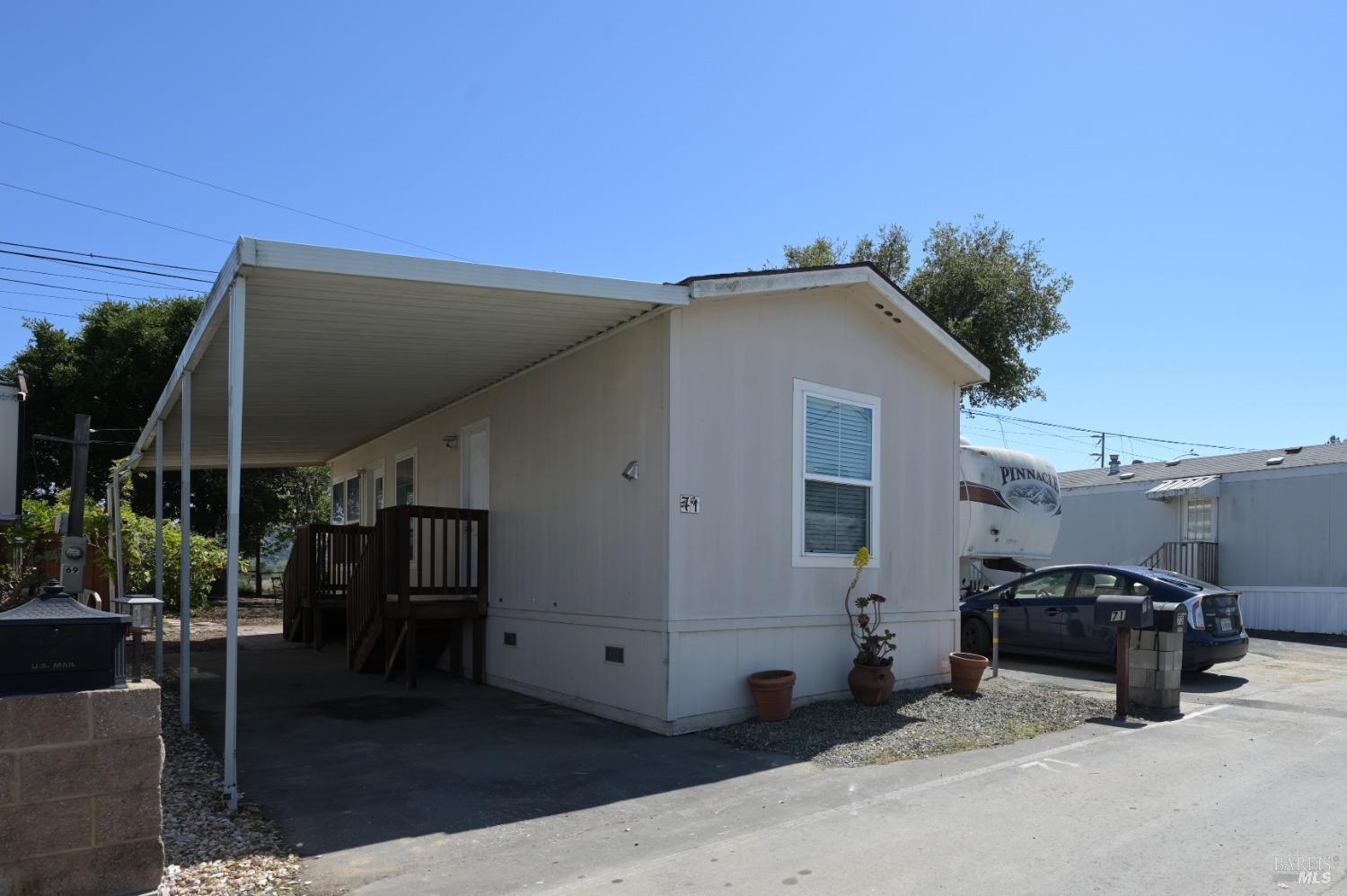 2000 Redwood Hwy #71