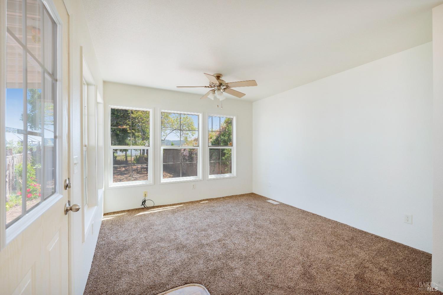 2000 Redwood Hwy #71