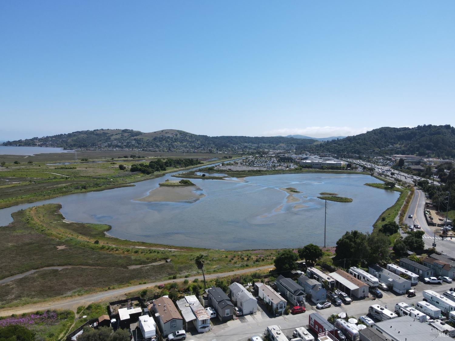 2000 Redwood Hwy #71