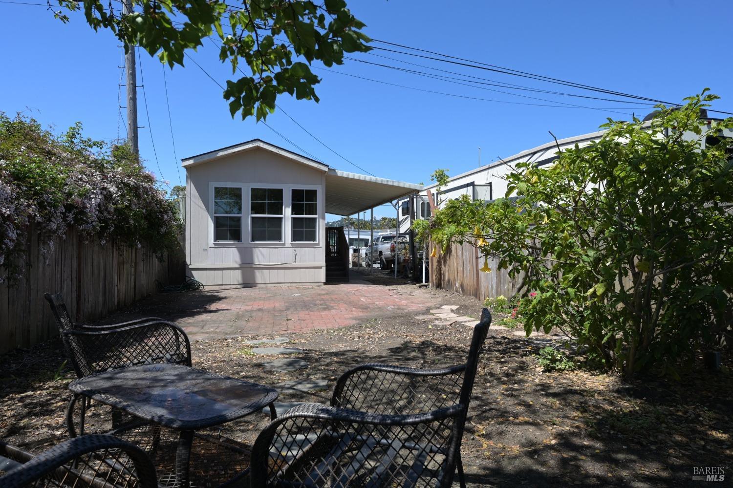 2000 Redwood Hwy #71