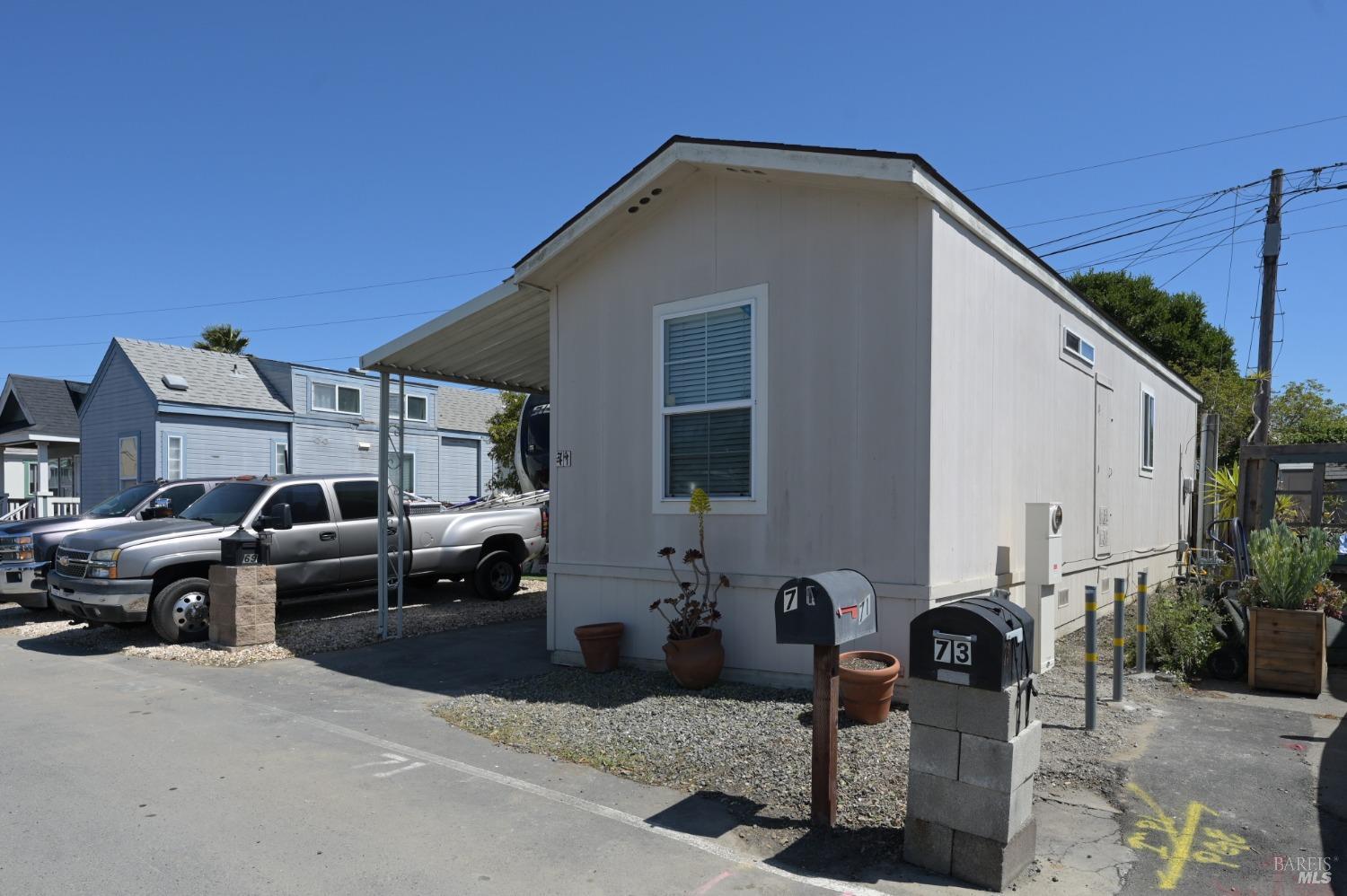 2000 Redwood Hwy #71