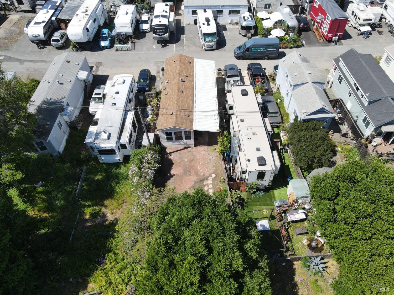 2000 Redwood Hwy #71