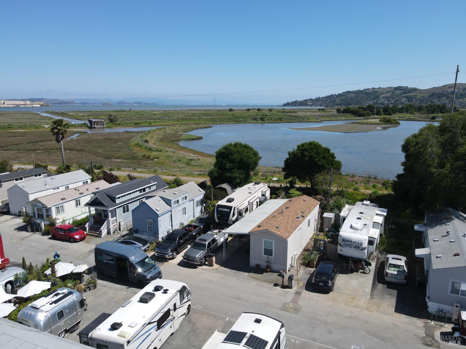 2000 Redwood Hwy #71