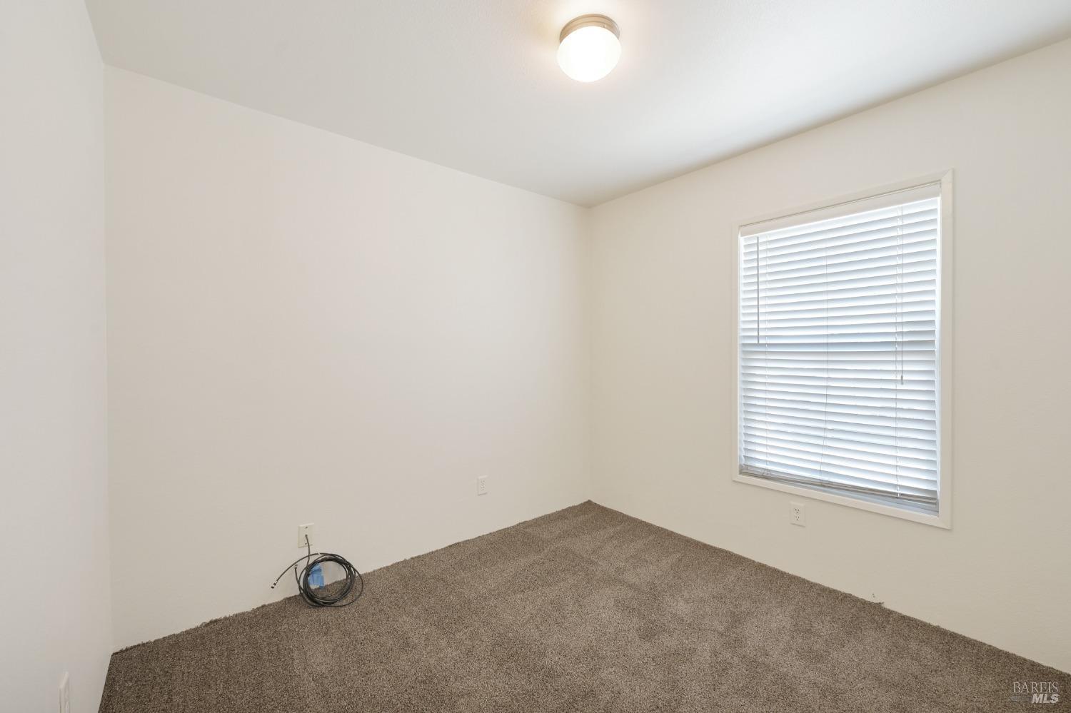 2000 Redwood Hwy #71