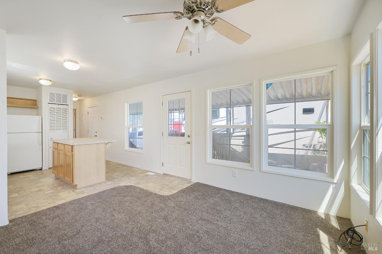 2000 Redwood Hwy #71