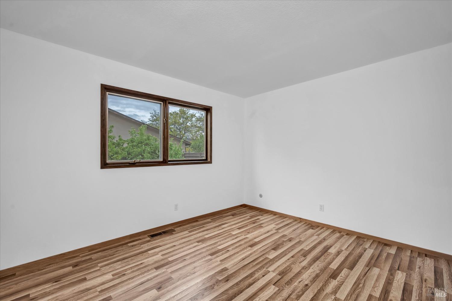 6095 Country Club Dr