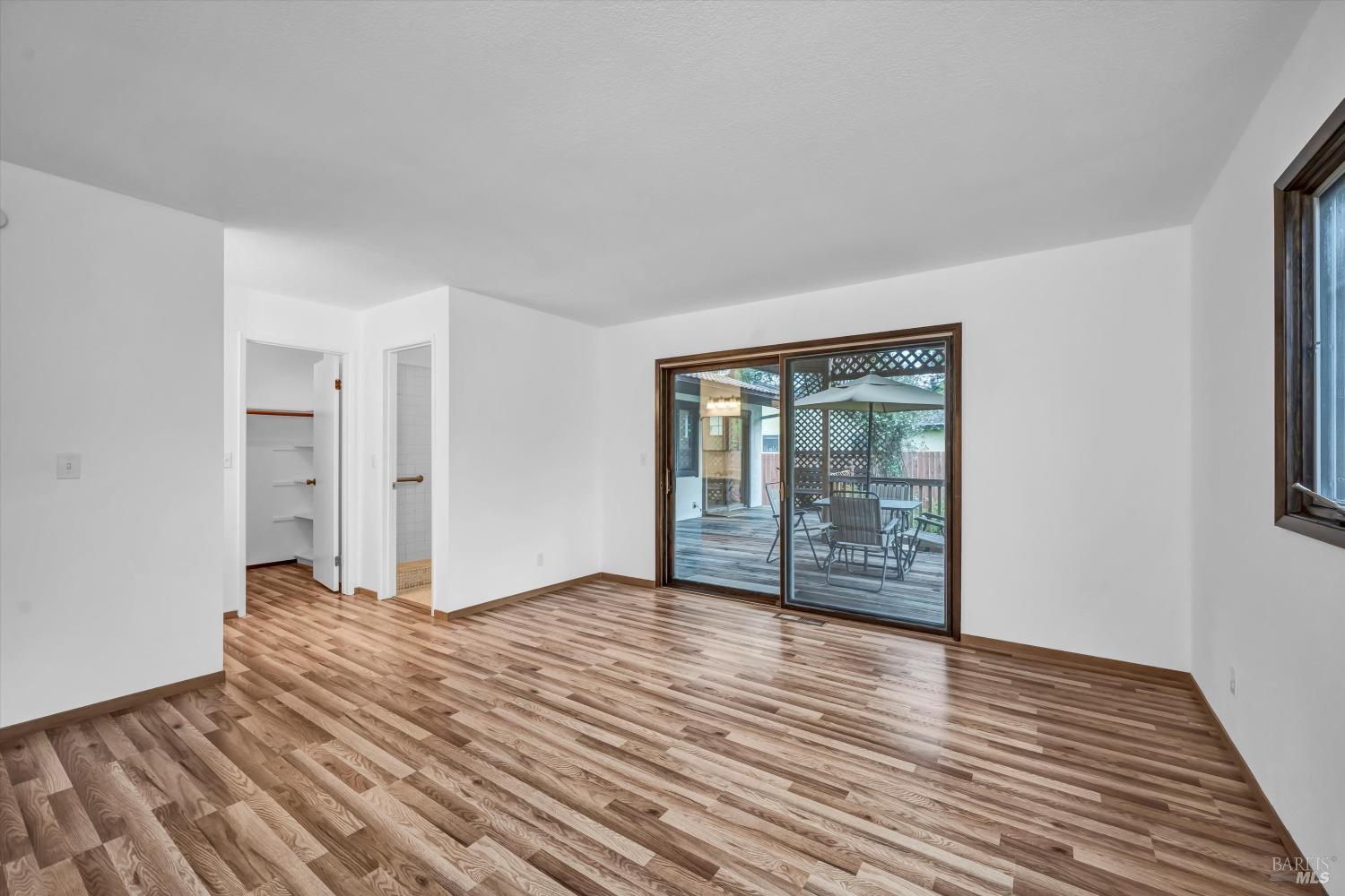 6095 Country Club Dr