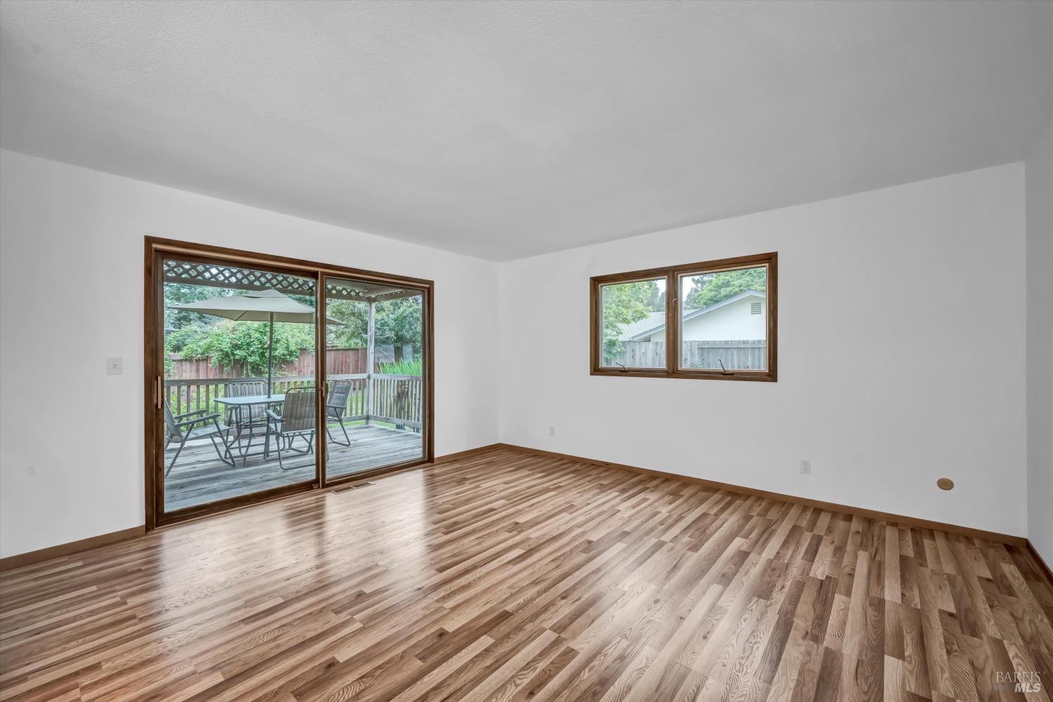 6095 Country Club Dr