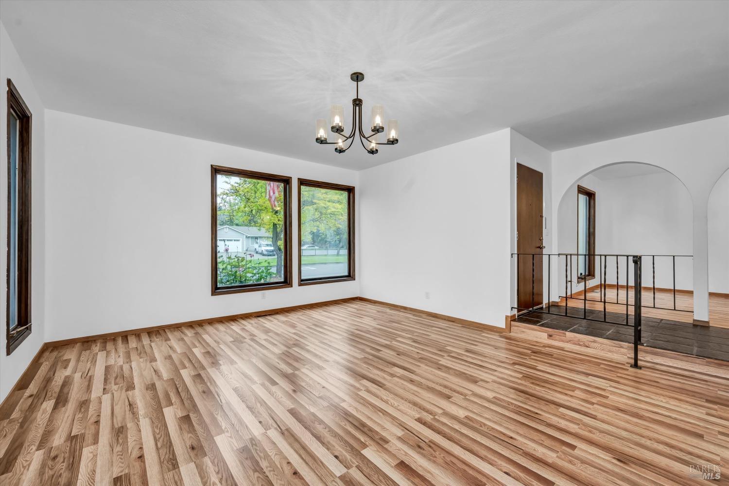 6095 Country Club Dr