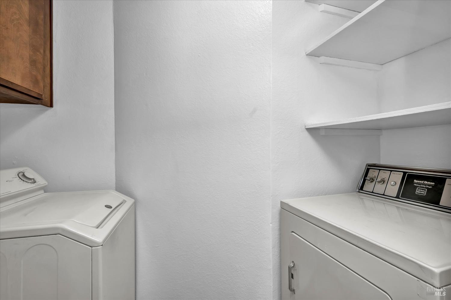 6095 Country Club Dr