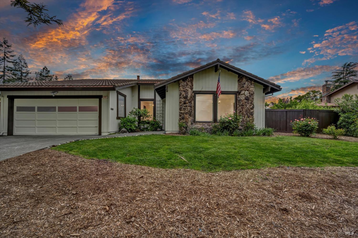 6095 Country Club Dr