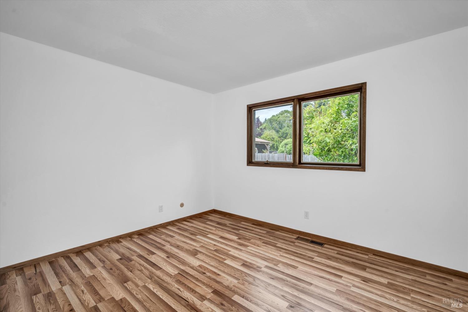 6095 Country Club Dr