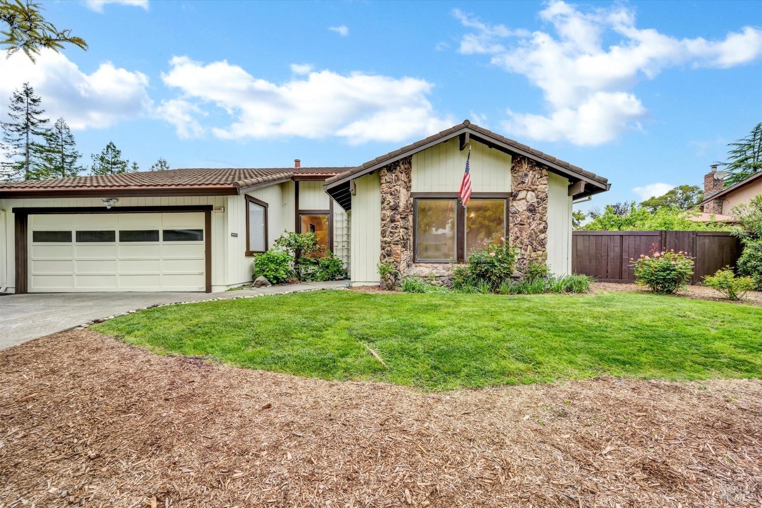 6095 Country Club Dr