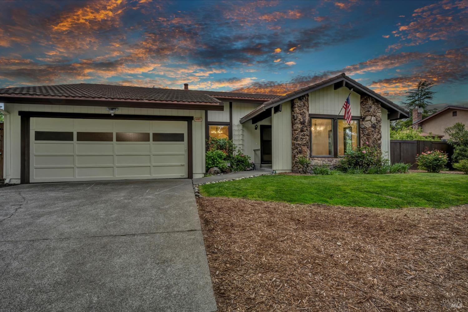 6095 Country Club Dr