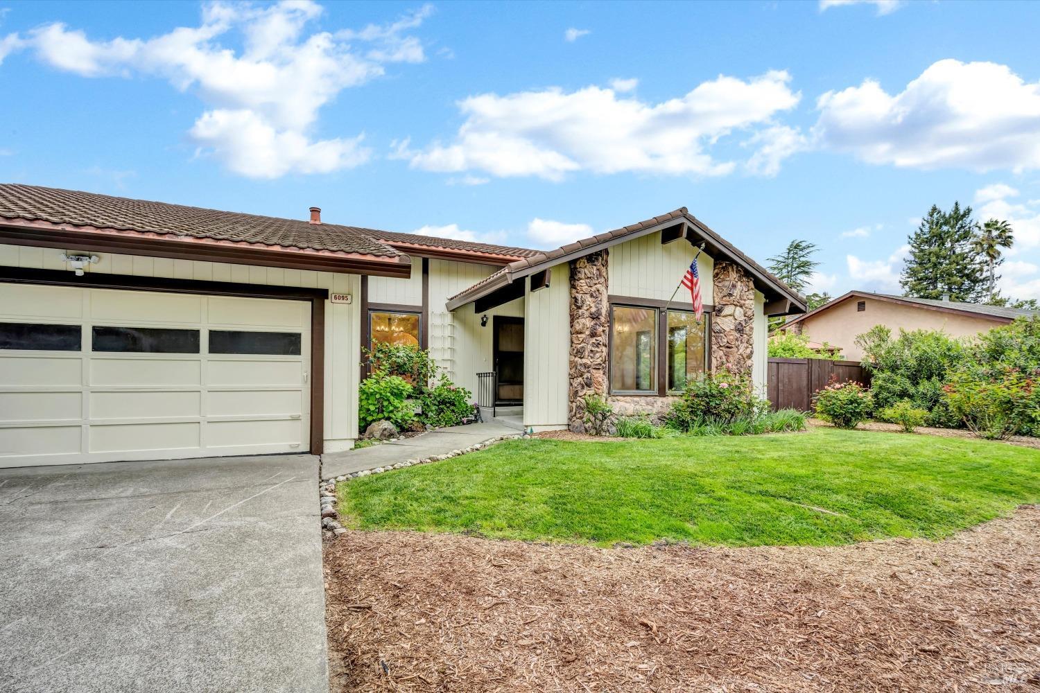 6095 Country Club Dr