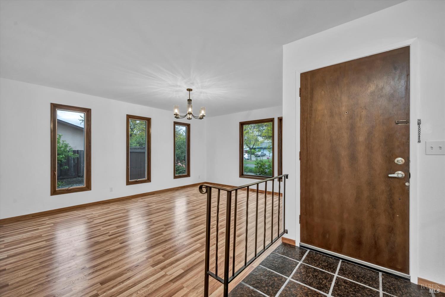 6095 Country Club Dr