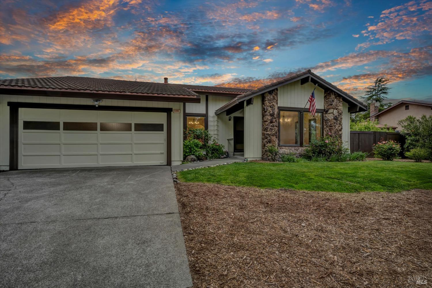 6095 Country Club Dr