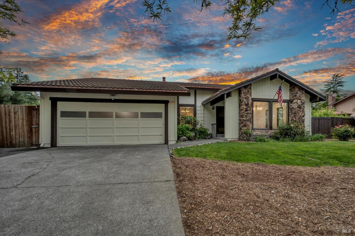 6095 Country Club Dr