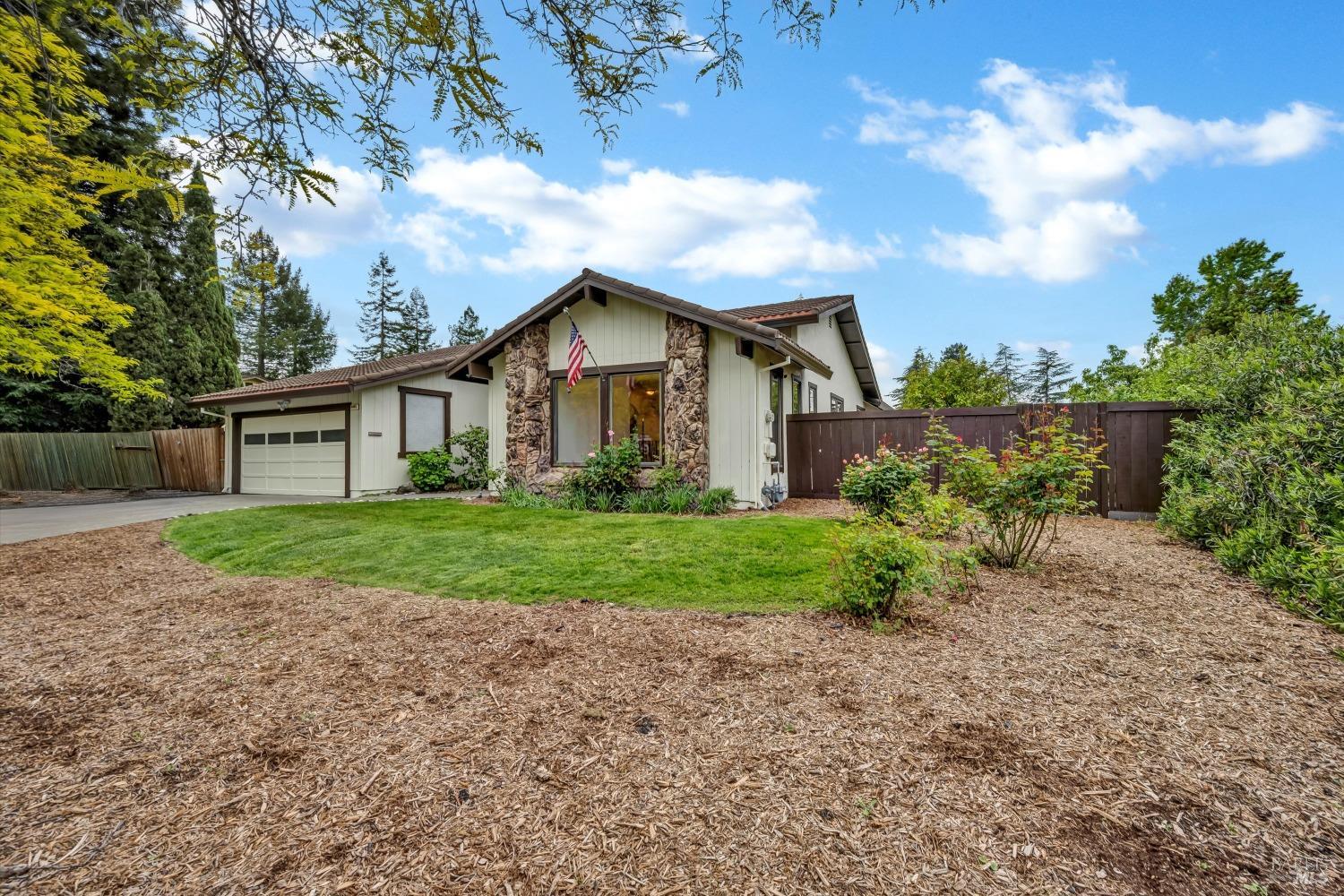 6095 Country Club Dr