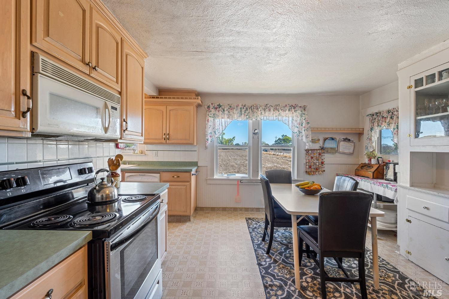 4091 Lakeville Hwy