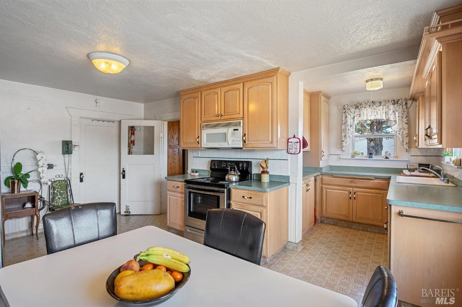 4091 Lakeville Hwy