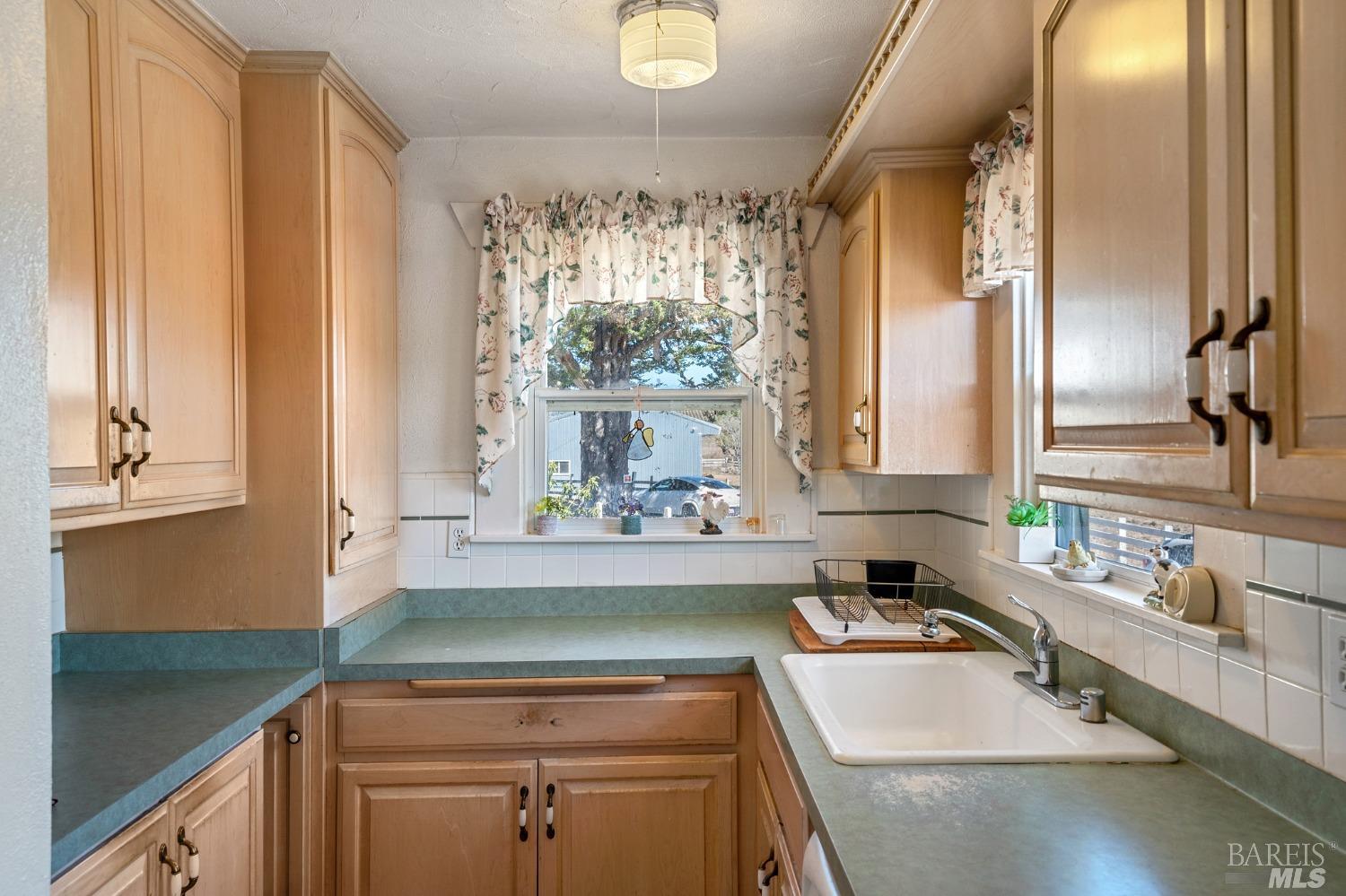 4091 Lakeville Hwy