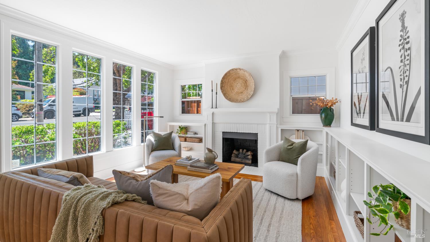 105 Laurel Ave