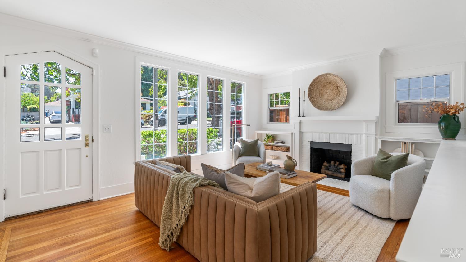 105 Laurel Ave