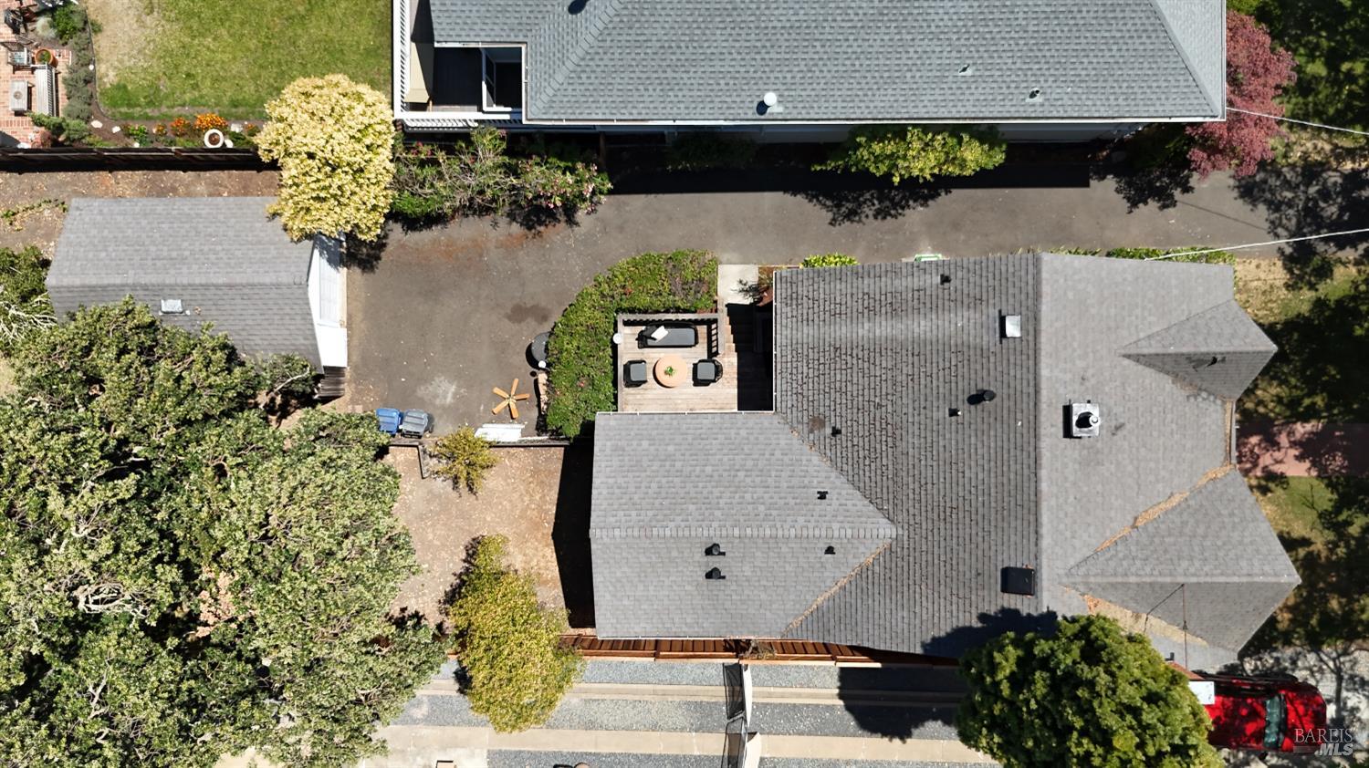 105 Laurel Ave