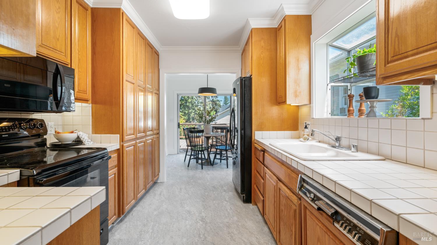 105 Laurel Ave
