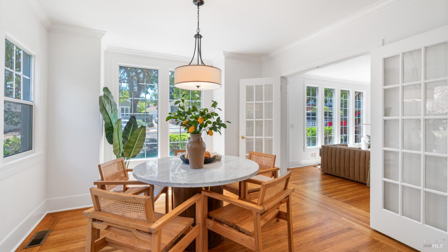 105 Laurel Ave