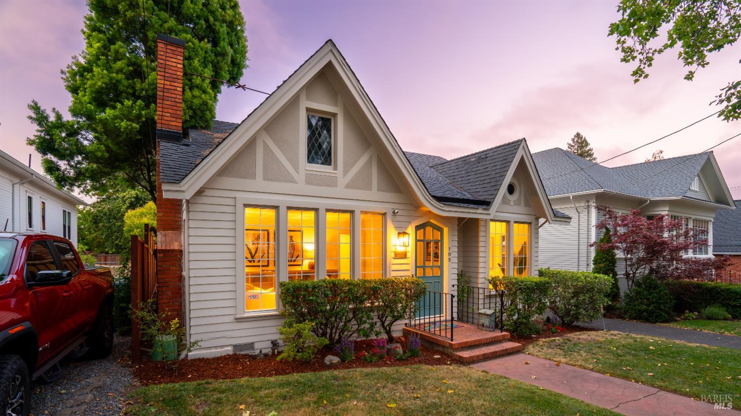 105 Laurel Ave