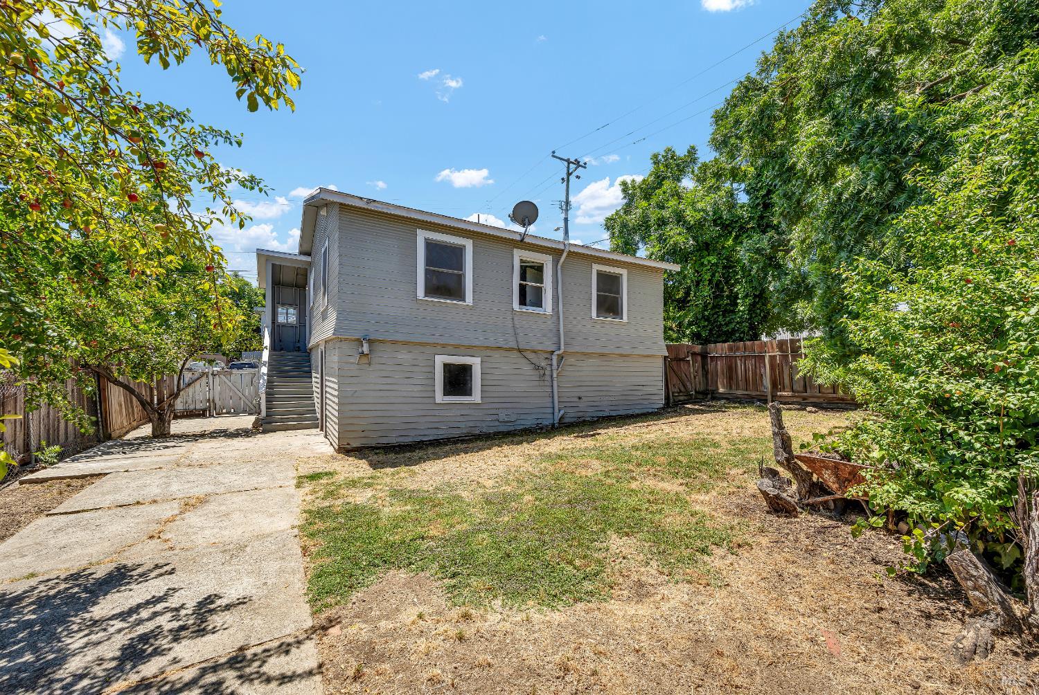 1800 Santa Clara St