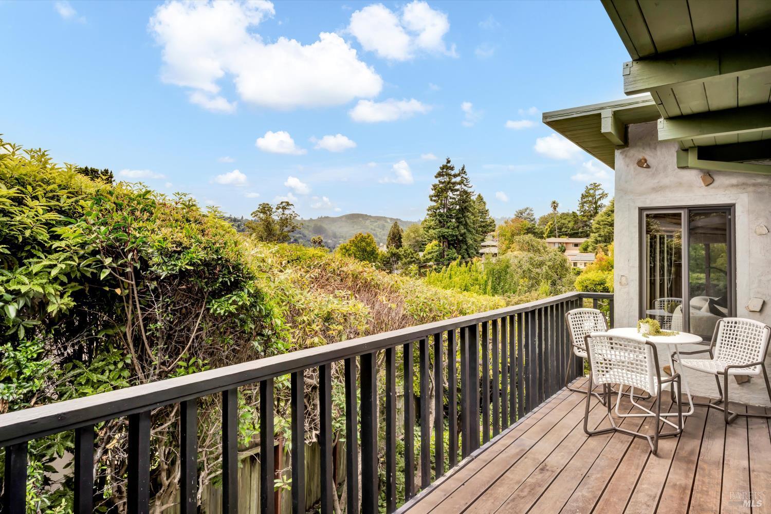 22 Keats Dr