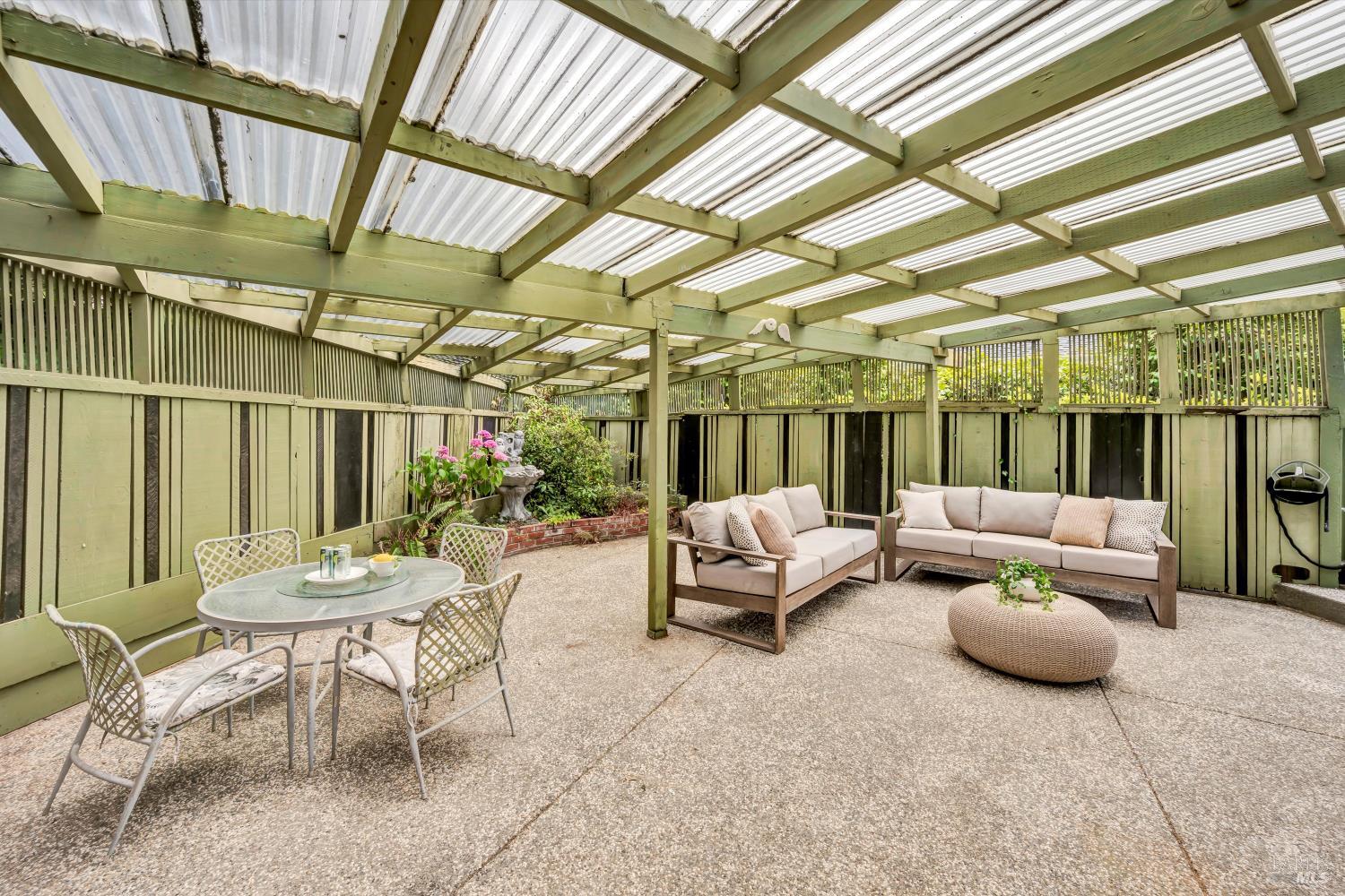 22 Keats Dr