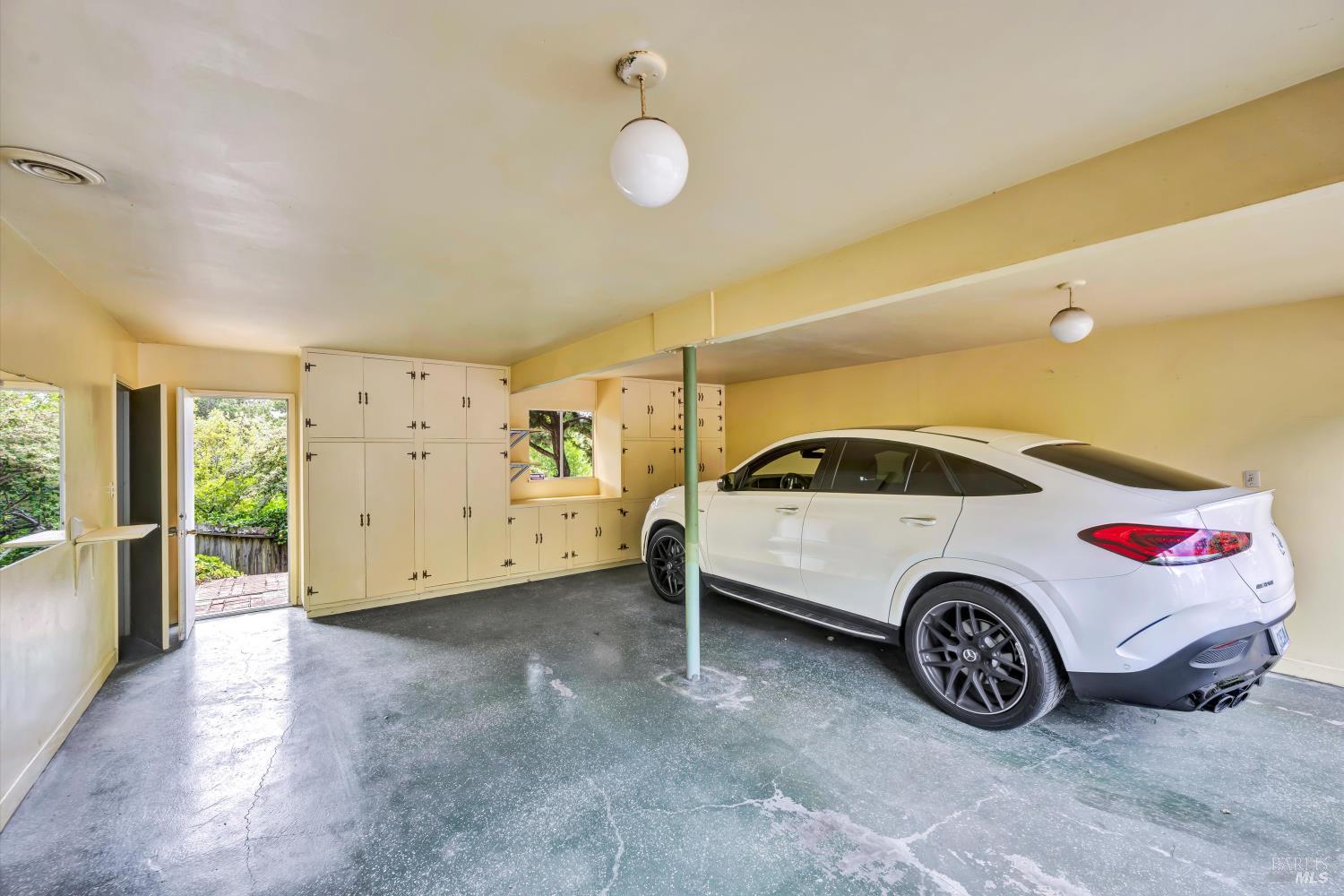 22 Keats Dr