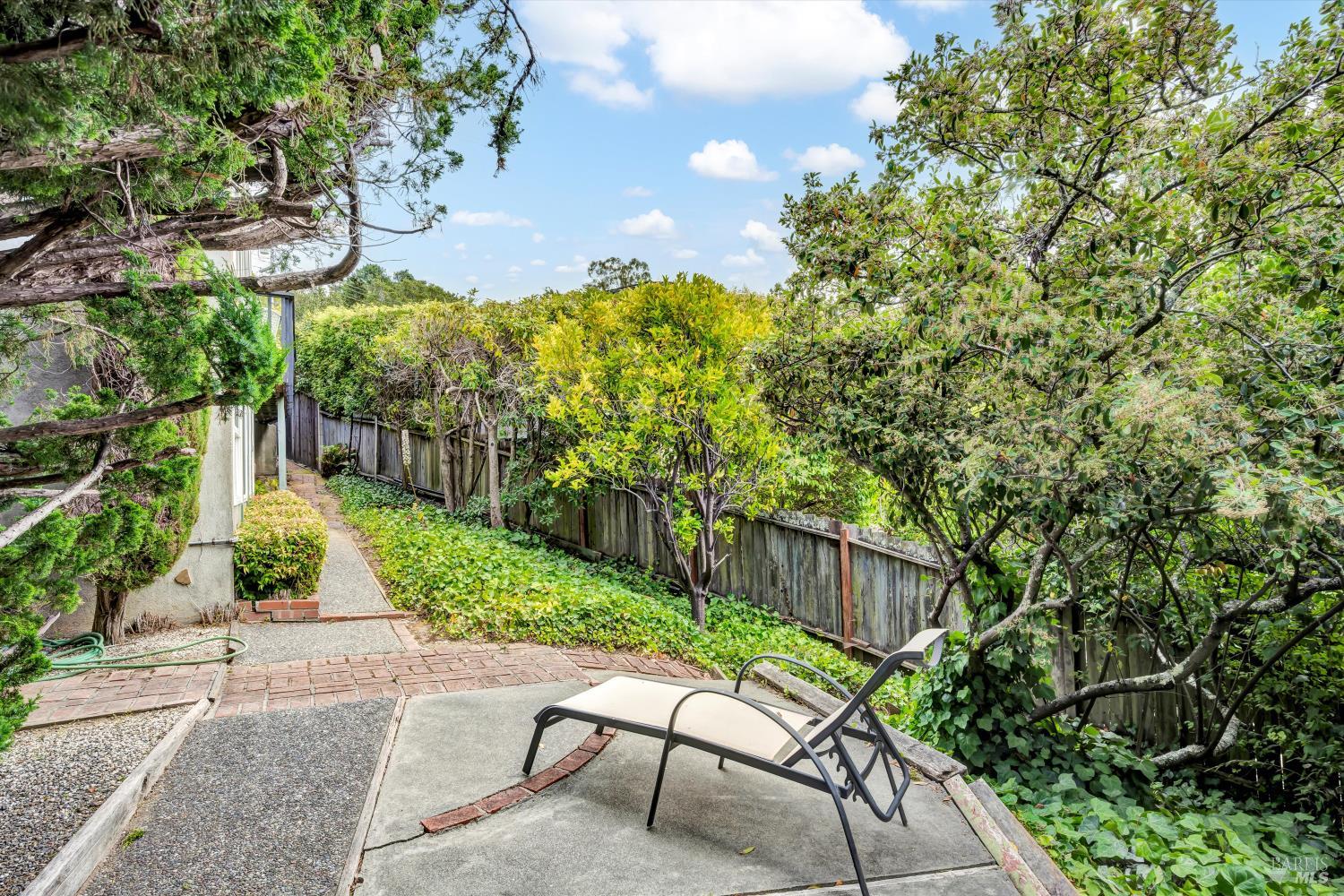22 Keats Dr