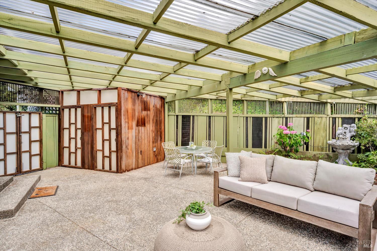 22 Keats Dr