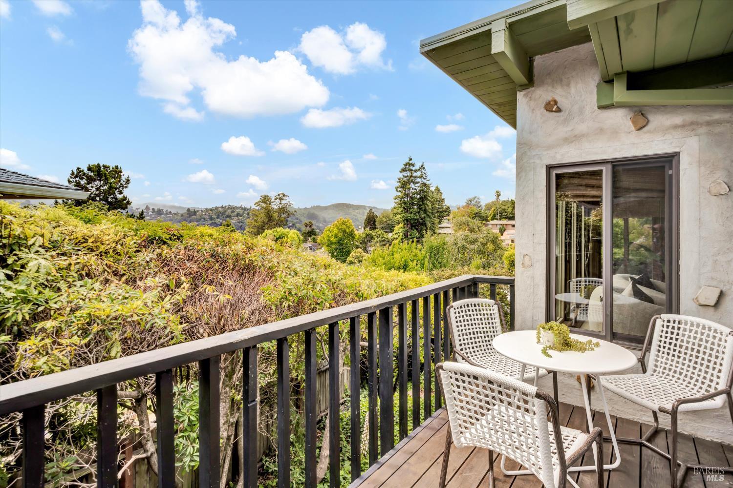 22 Keats Dr