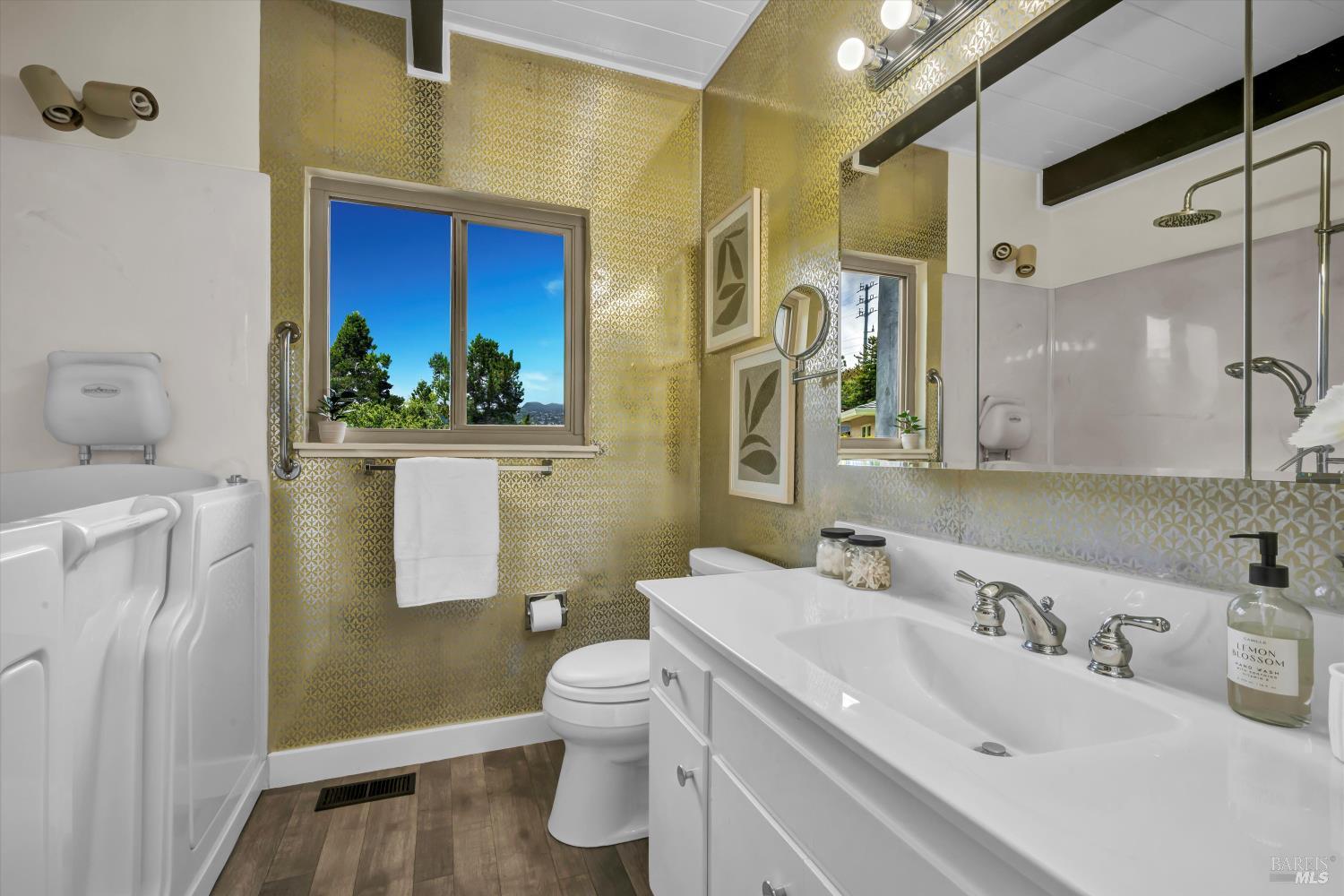 22 Keats Dr