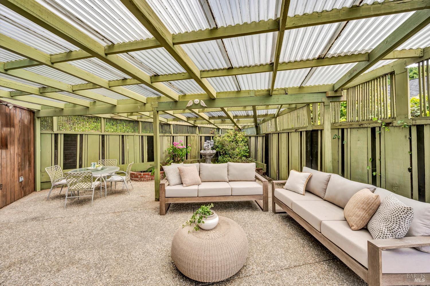 22 Keats Dr