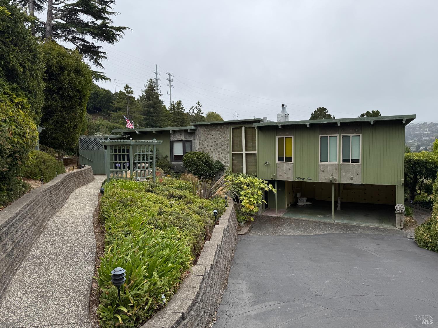 22 Keats Dr