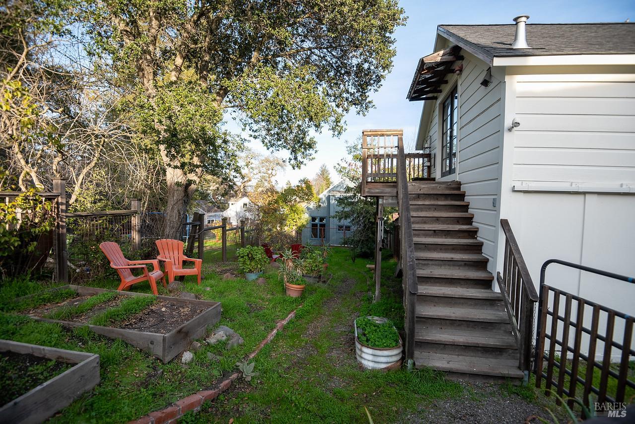 306 Howard St